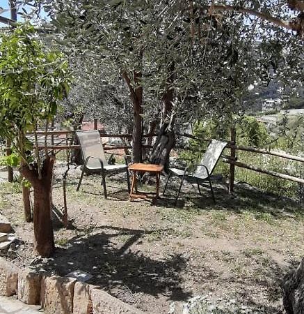 Rivierarent Appartamento Ulivo Finale Ligure Kültér fotó