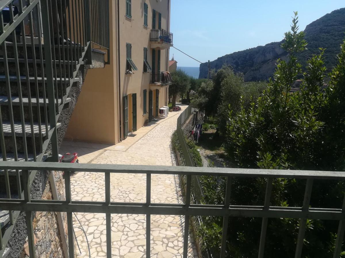 Rivierarent Appartamento Ulivo Finale Ligure Kültér fotó