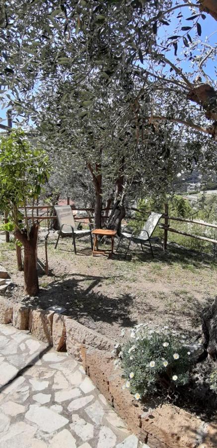 Rivierarent Appartamento Ulivo Finale Ligure Kültér fotó